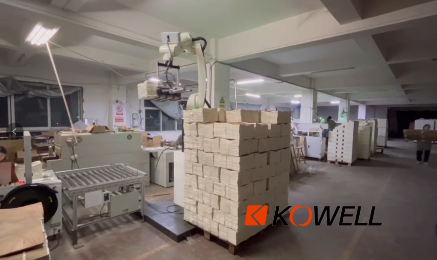 科為可移動碼垛工作站碼垛機械手自動化設備 科為可移動碼垛工作站碼垛機械手自動化設備